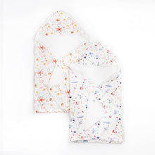 Load image into Gallery viewer, Silky Muslin Hooded Bath Towel _ Spaceman