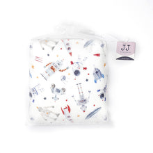 Load image into Gallery viewer, Silky Muslin Hooded Bath Towel _ Spaceman