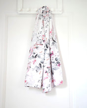 Load image into Gallery viewer, Silky Muslin Swaddle Blanket Blooming Flower